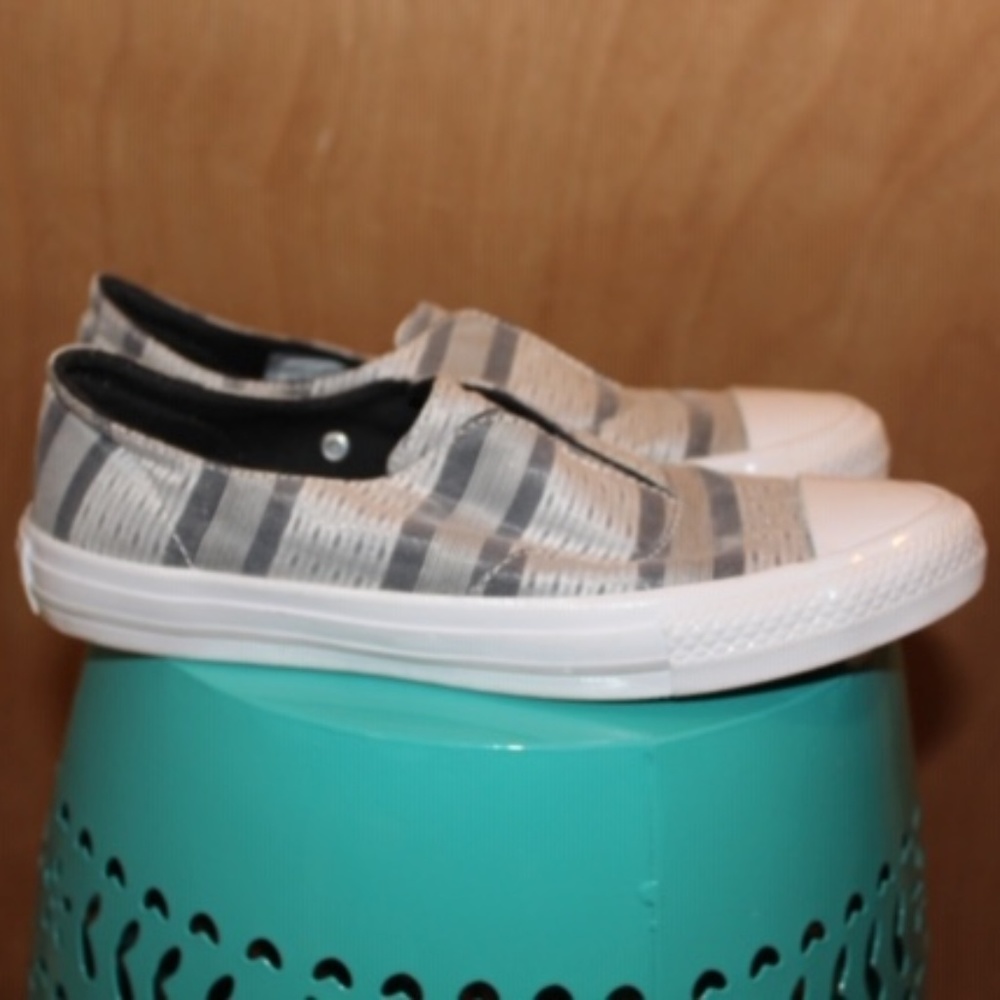 Womens Converse Slip on Size 7